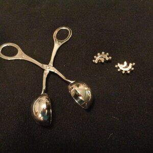 VINTAGE SILVERTONE MODERNIST SCOOP TONGS & CLIPBACK SCANDI EARINGS LOT